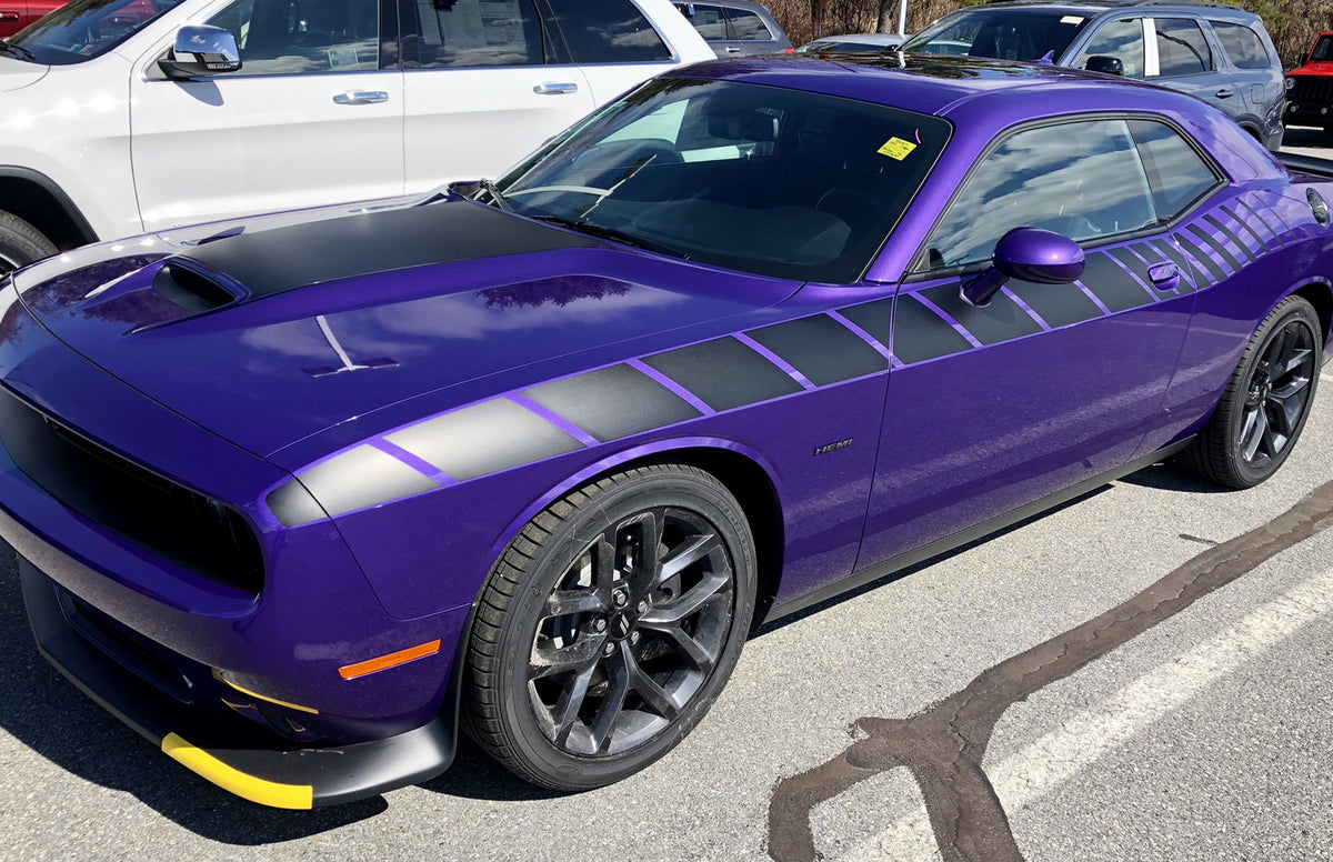 2008+ Dodge Challenger 3/4 Length Strobe Side Stripe