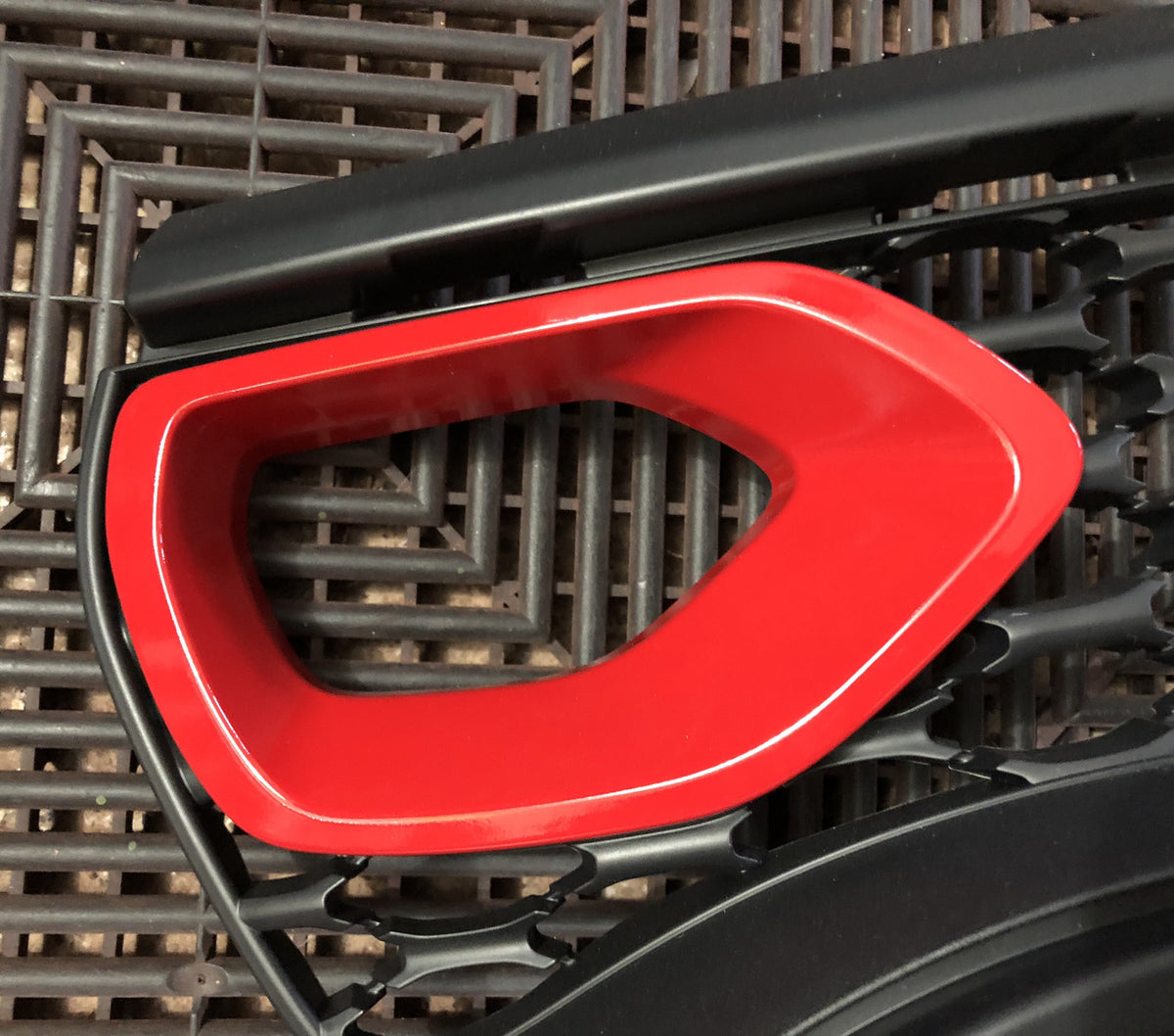 thumbnail image 2 of MOPAR Upper Grille Bezel Left Side For 2019-2021 Dodge Charger SRT Scat Pack Daytona – 68417505AB 2 of 3